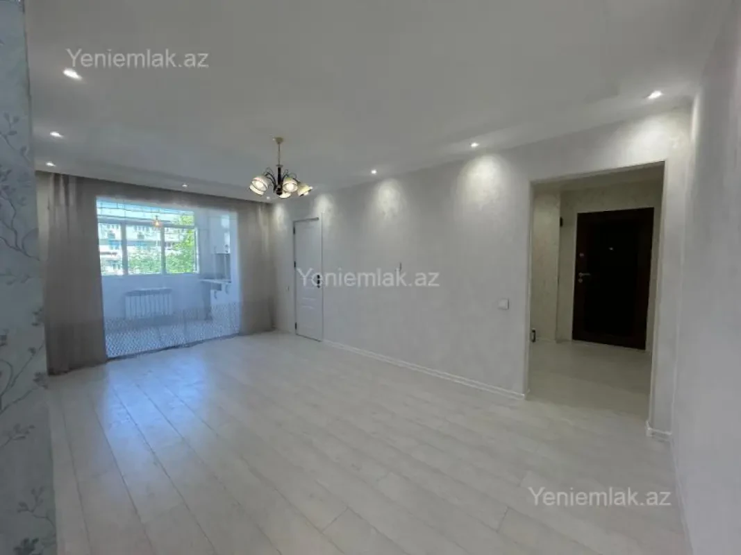 Satılır 4 otaqlı köhnə tikili 90 m²