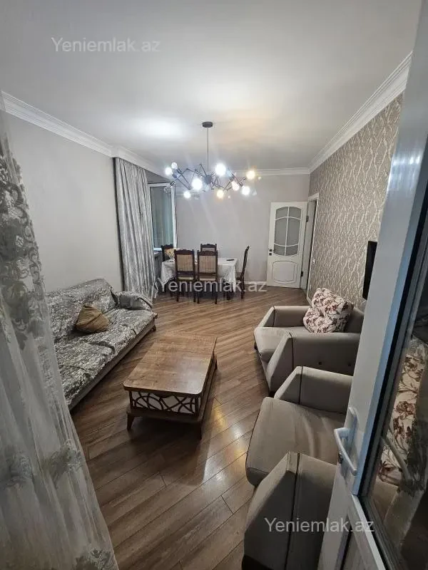 Satılır 4 otaqlı köhnə tikili 110 m²
