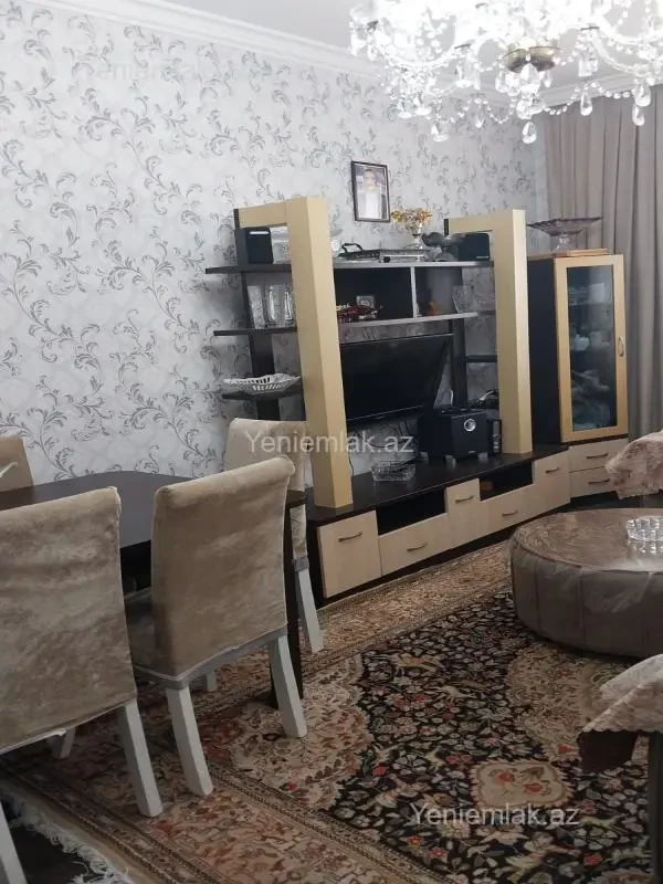 Satılır 3 otaqlı köhnə tikili 90 m²