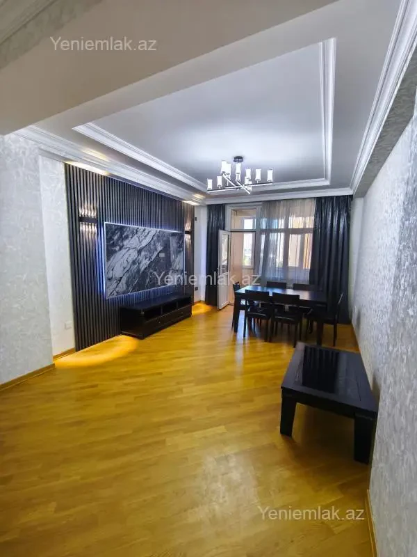 Satılır 3 otaqlı yeni tikili 132 m²