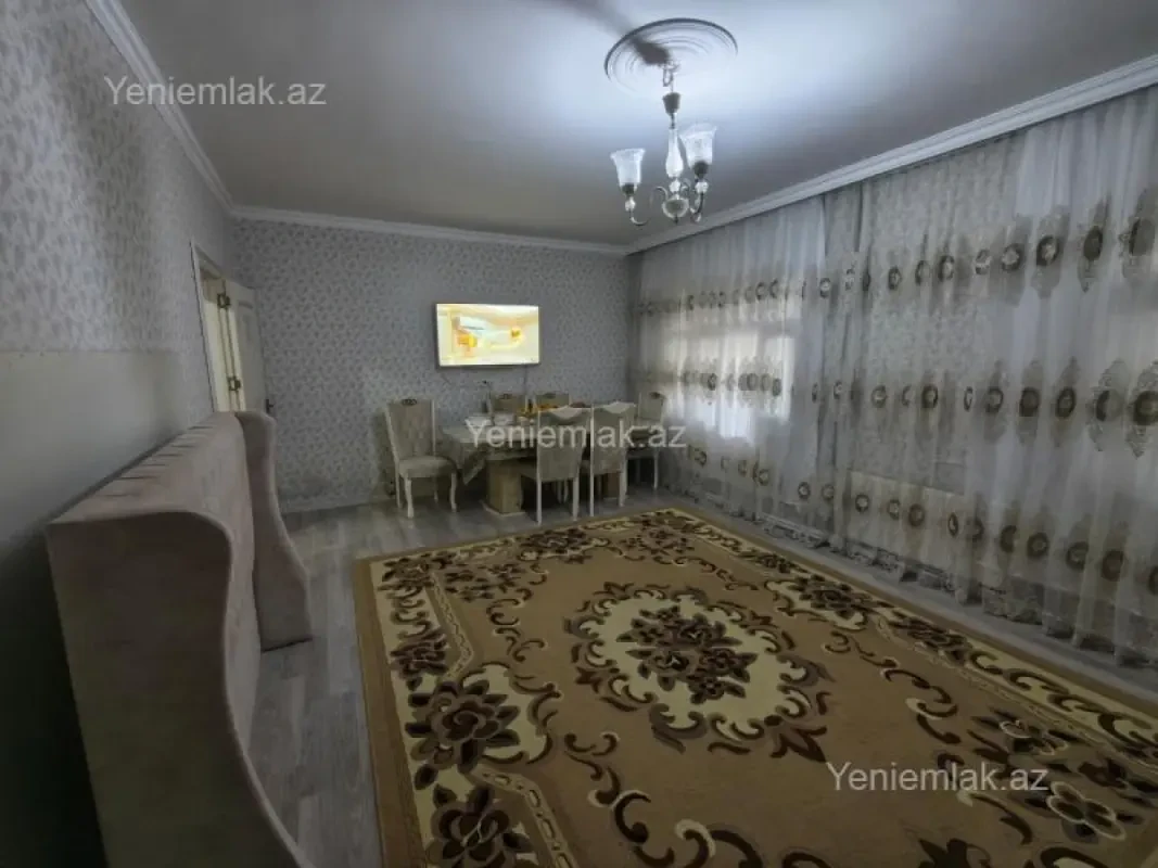 Satılır 3 otaqlı köhnə tikili 120 m²