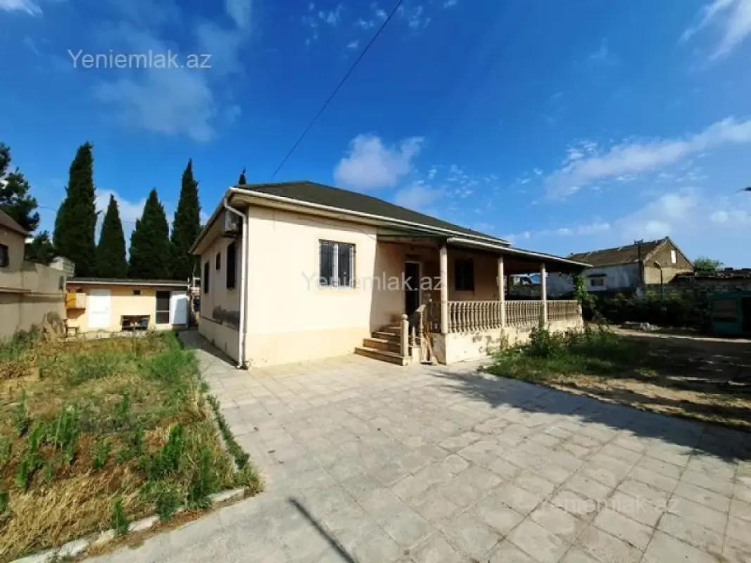 Satılır 3 otaqlı həyət evi 100 m²