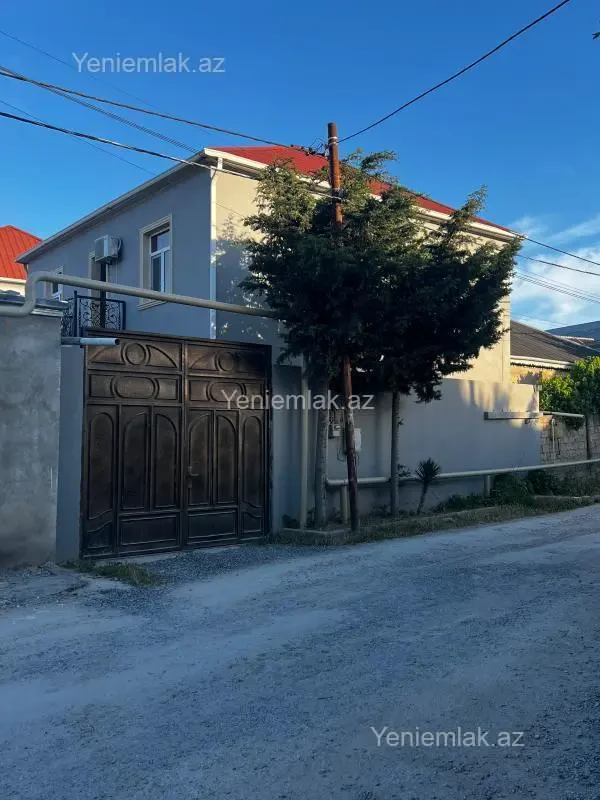 Satılır 5 otaqlı həyət evi 280 m²