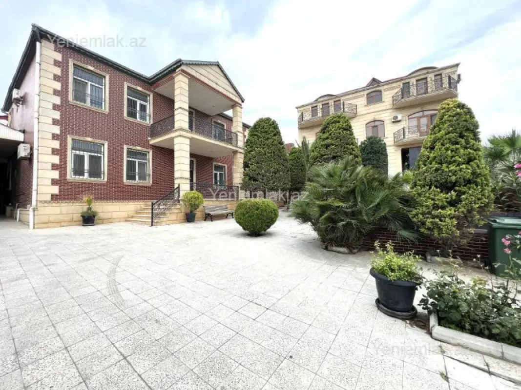 Satılır 5 otaqlı həyət evi 330 m²