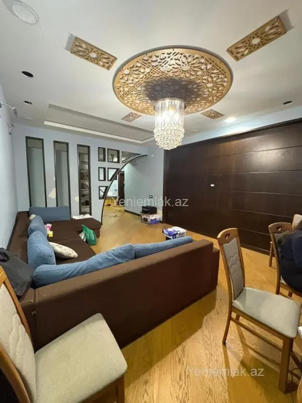 Satılır 3 otaqlı yeni tikili 130 m²