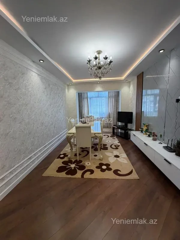 Satılır 4 otaqlı köhnə tikili 100 m²