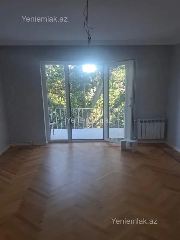 Satılır 3 otaqlı köhnə tikili 76 m²