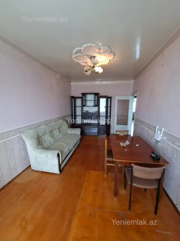 Satılır 2 otaqlı köhnə tikili 60 m²