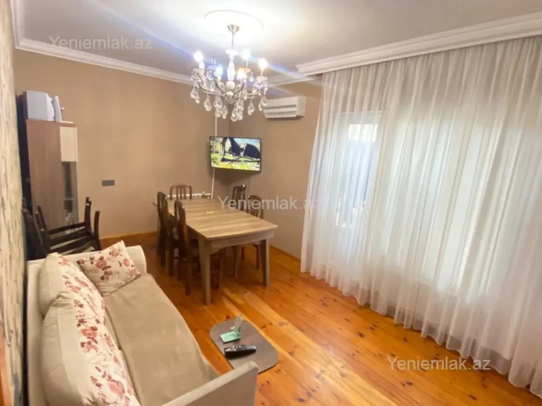 Satılır 2 otaqlı köhnə tikili 65 m²