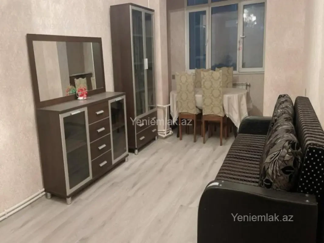 Satılır 3 otaqlı köhnə tikili 95 m²