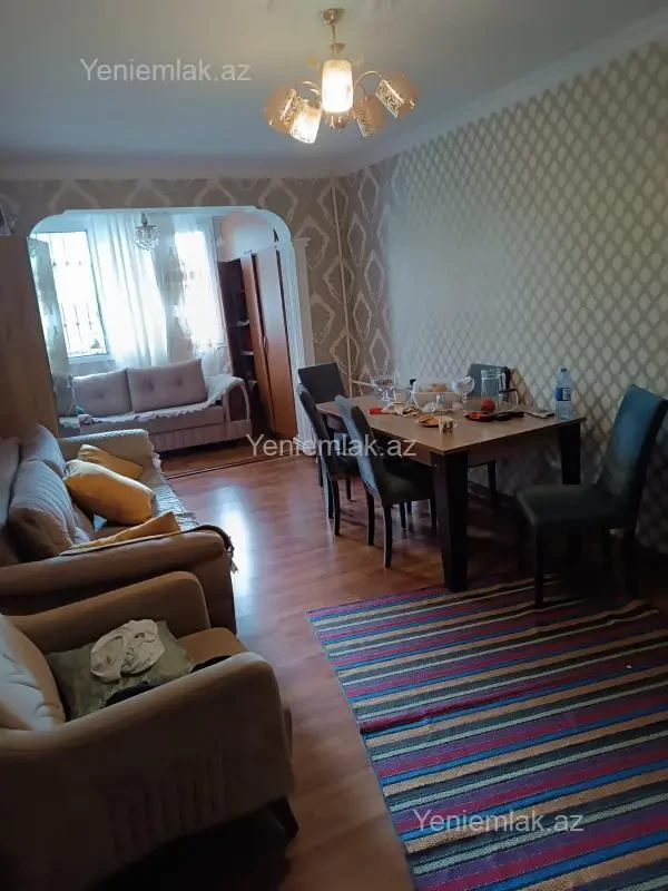 Satılır 2 otaqlı köhnə tikili 65 m²