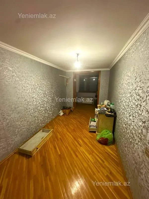 Satılır 4 otaqlı köhnə tikili 92 m²