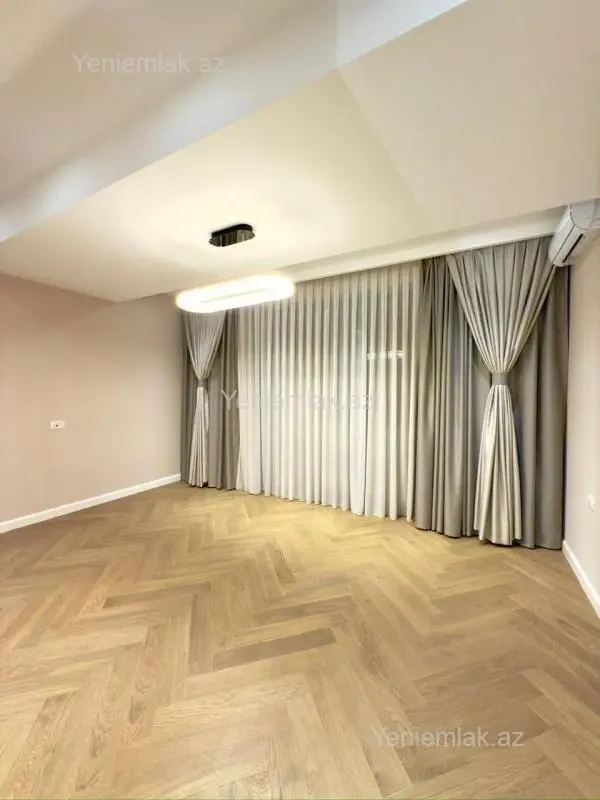 Satılır 3 otaqlı yeni tikili 136.6 m²