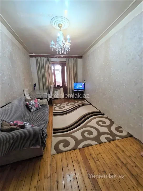Satılır 2 otaqlı köhnə tikili 50 m²