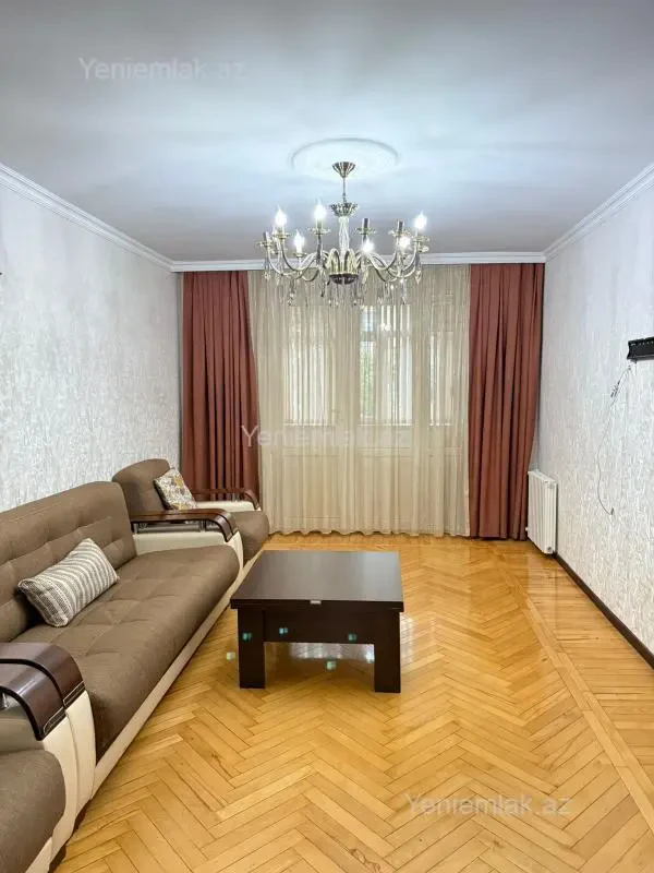 Satılır 3 otaqlı köhnə tikili 80 m²