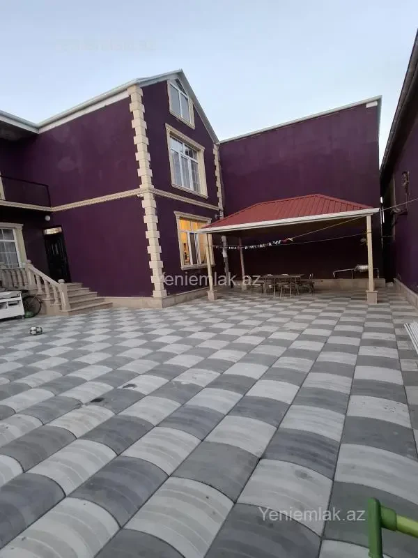 Satılır 4 otaqlı həyət evi 130 m²