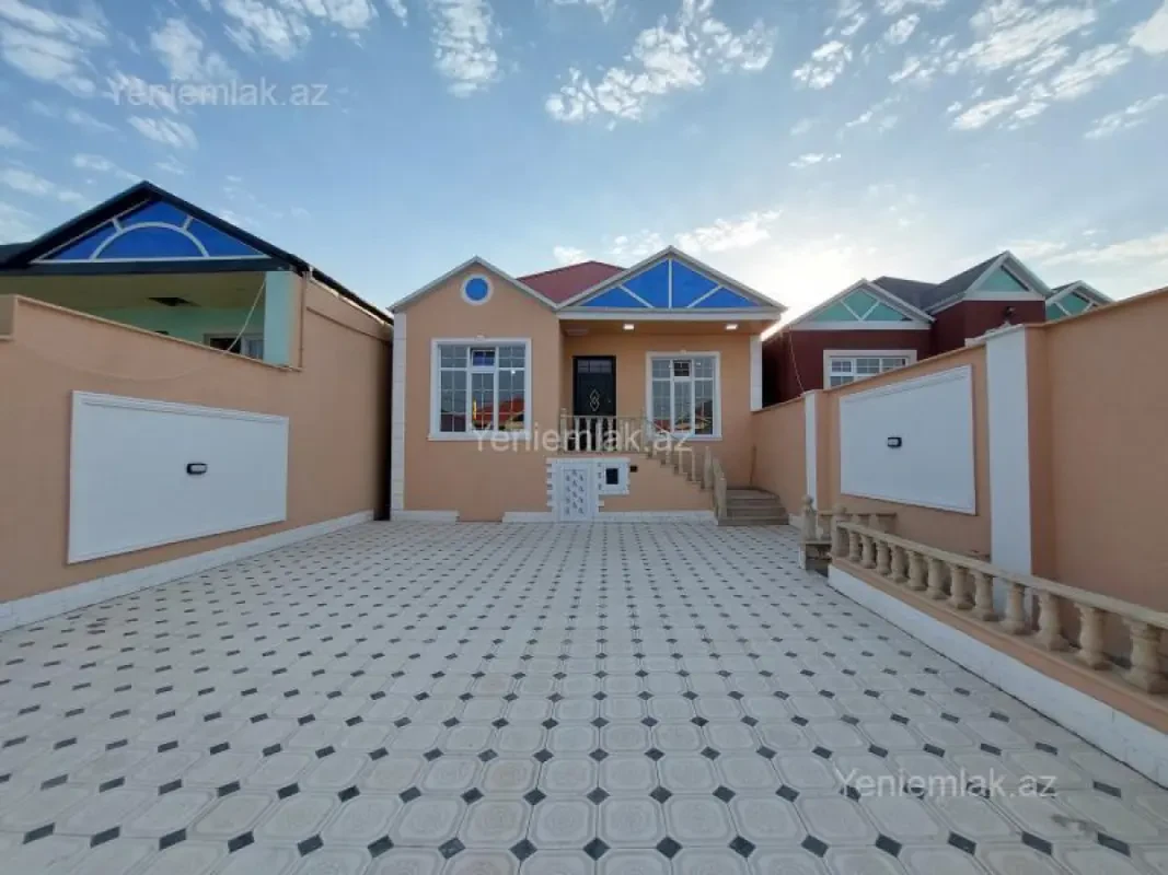 Satılır 5 otaqlı həyət evi 140 m²