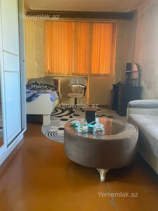 Satılır 1 otaqlı köhnə tikili 37 m²