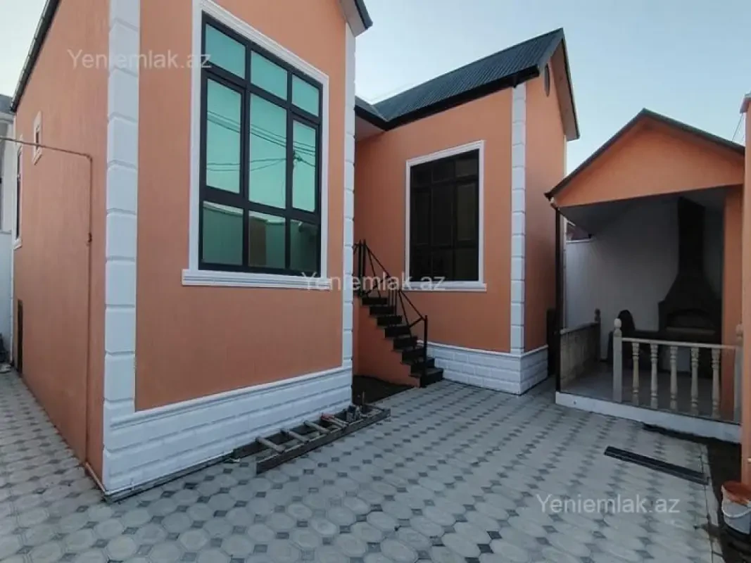 Satılır 4 otaqlı həyət evi 100 m²