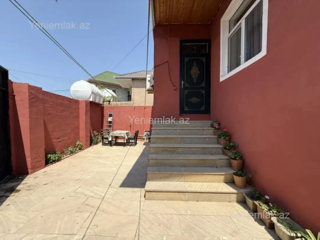 Satılır 4 otaqlı həyət evi 100 m²