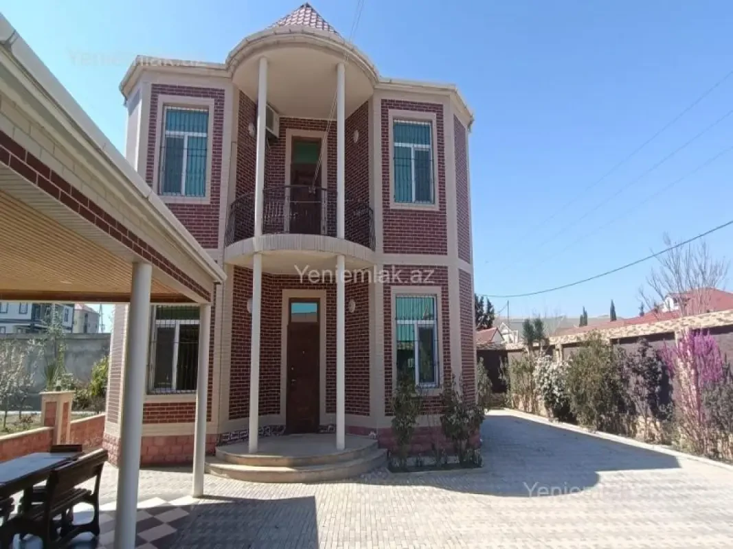 Satılır 7 otaqlı həyət evi 350 m²