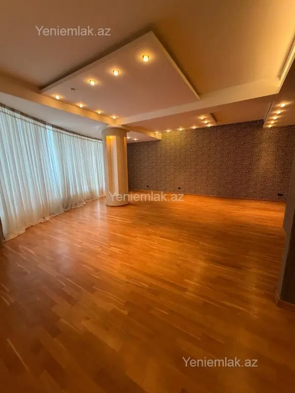 Satılır 4 otaqlı yeni tikili 285 m²