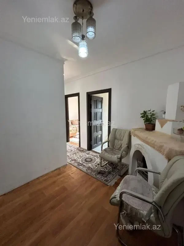 Satılır 4 otaqlı köhnə tikili 90 m²