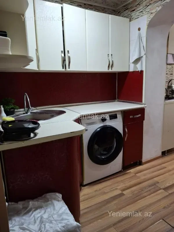 Satılır 2 otaqlı köhnə tikili 70 m²