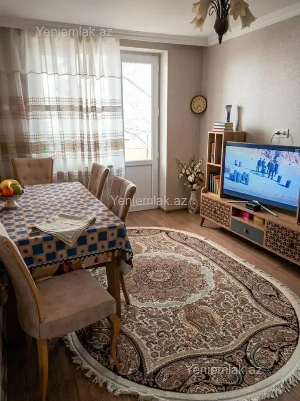 Satılır 2 otaqlı köhnə tikili 55 m²