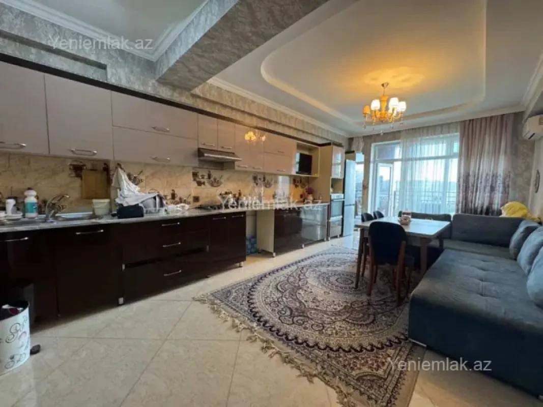 Satılır 3 otaqlı yeni tikili 130 m²