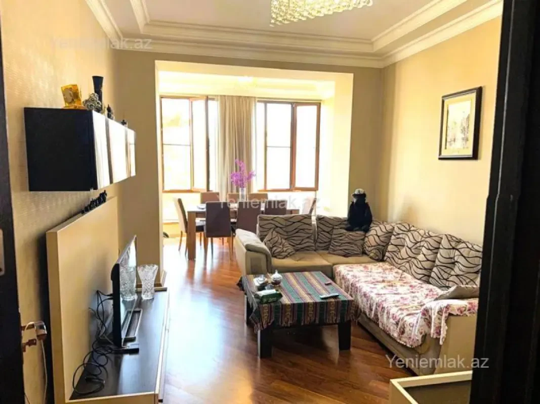 Satılır 3 otaqlı köhnə tikili 90 m²