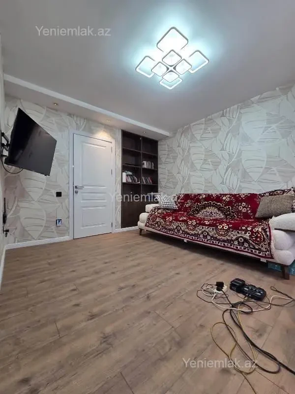 Satılır 2 otaqlı köhnə tikili 56 m²