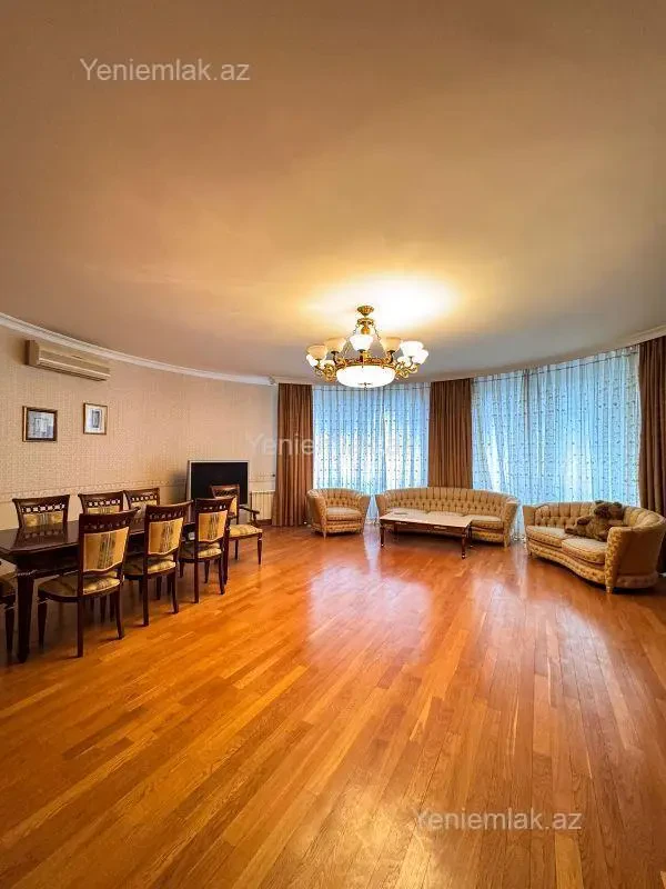 Satılır 4 otaqlı yeni tikili 230 m²