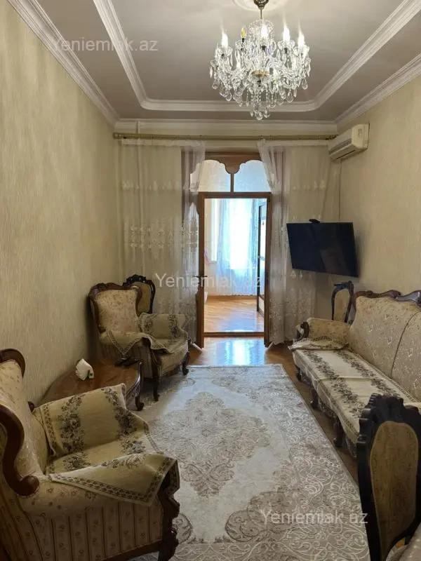 Satılır 3 otaqlı köhnə tikili 80 m²