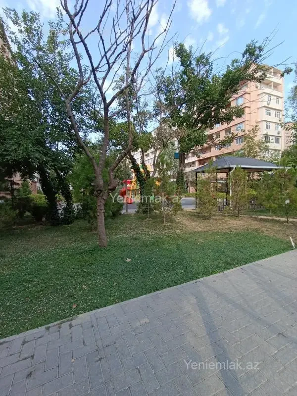 Satılır 3 otaqlı köhnə tikili 90 m²