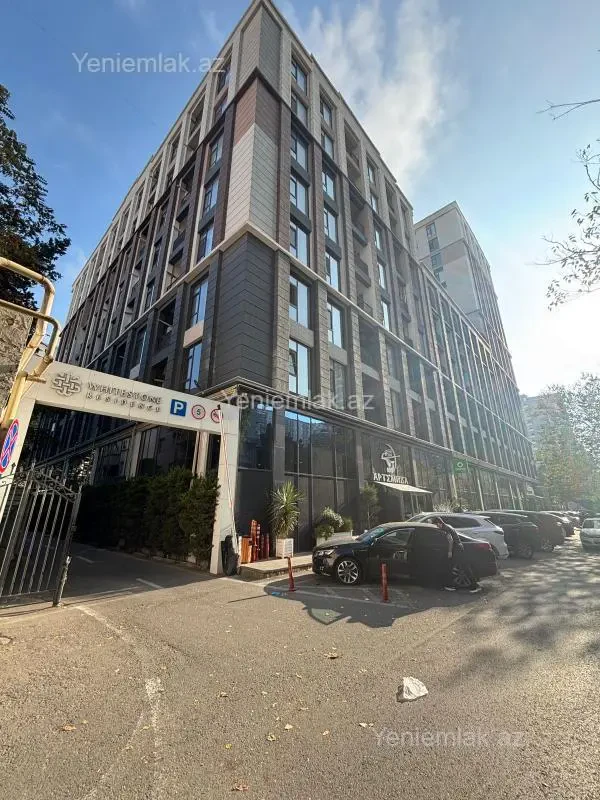 Satılır 3 otaqlı yeni tikili 130 m²