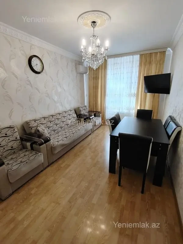 Satılır 2 otaqlı köhnə tikili 65 m²