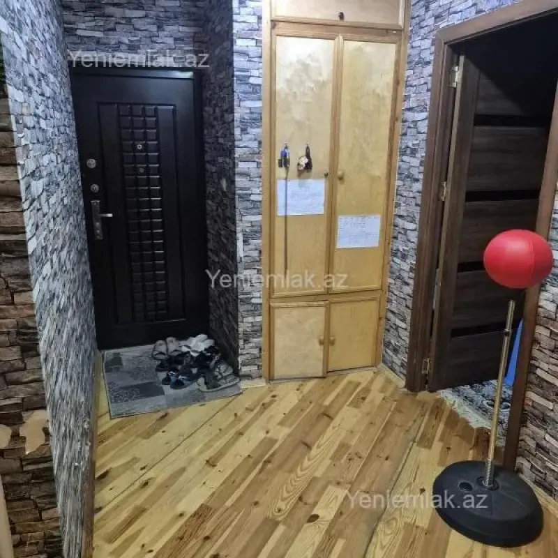 Satılır 5 otaqlı köhnə tikili 110 m²