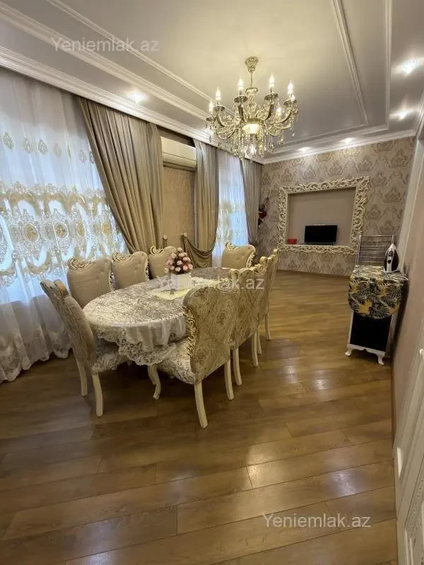 Satılır 4 otaqlı köhnə tikili 100 m²