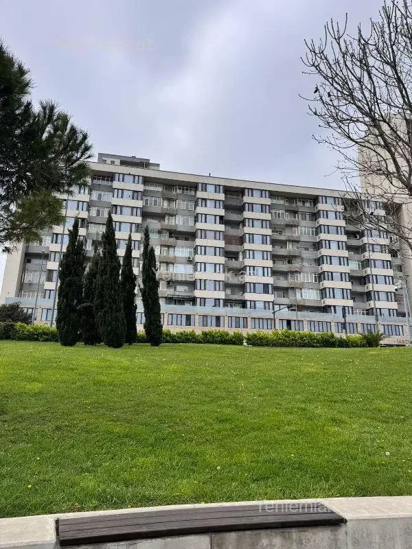Satılır 3 otaqlı yeni tikili 135 m²