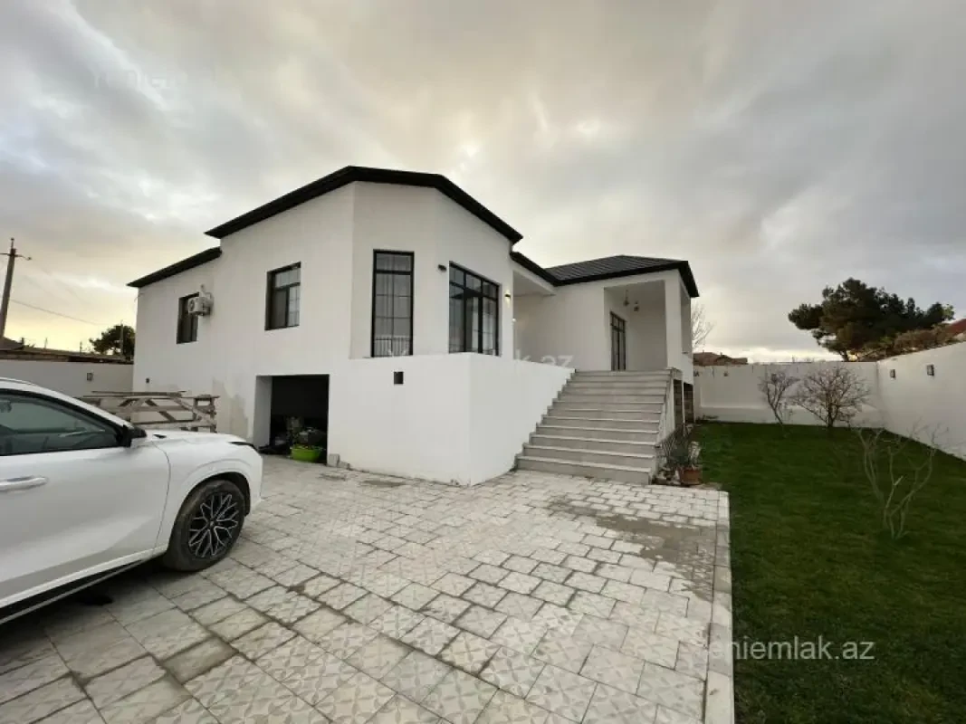 Satılır 4 otaqlı həyət evi 280 m²