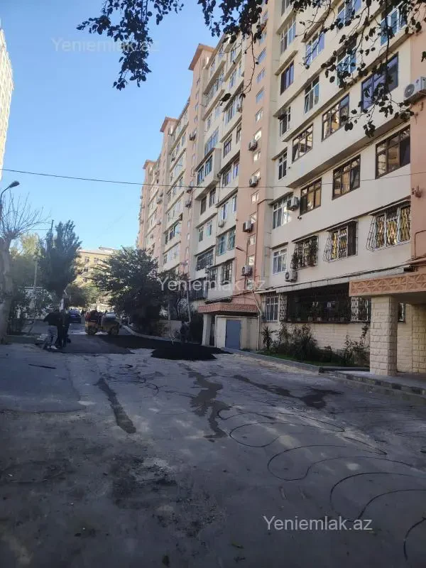 Satılır 3 otaqlı köhnə tikili 90 m²