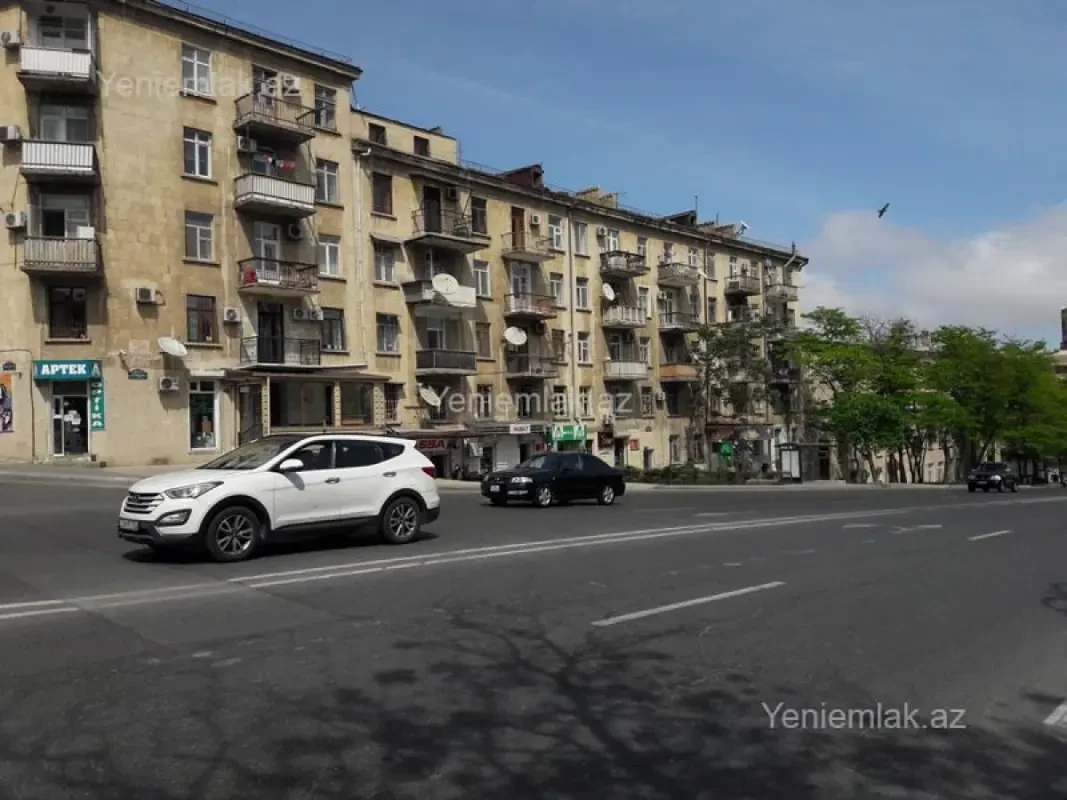 Satılır 1 otaqlı köhnə tikili 40 m²