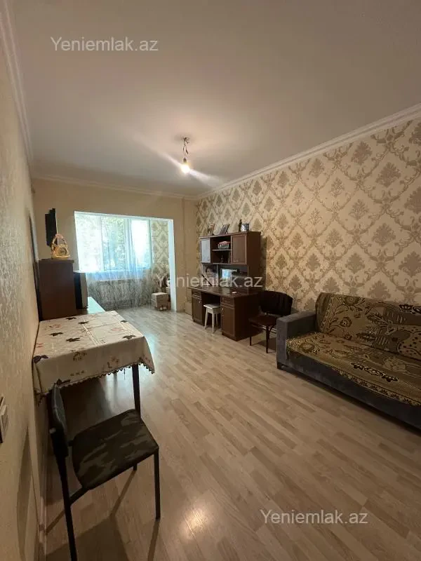 Satılır 3 otaqlı köhnə tikili 80 m²