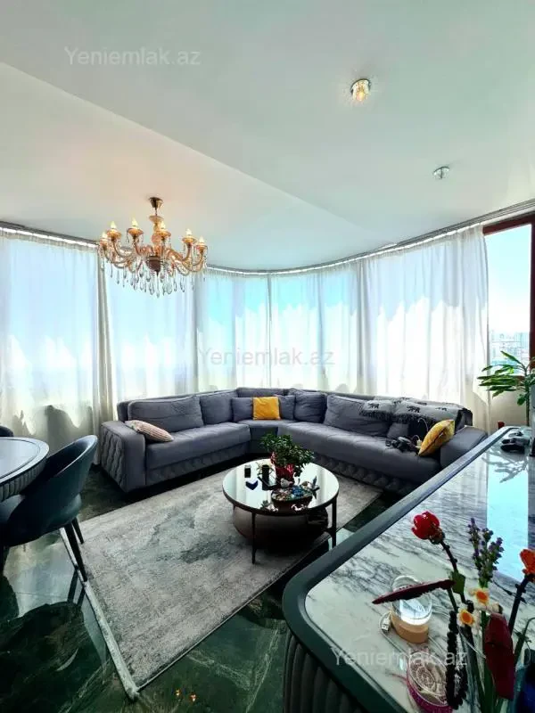 Satılır 4 otaqlı yeni tikili 170 m²