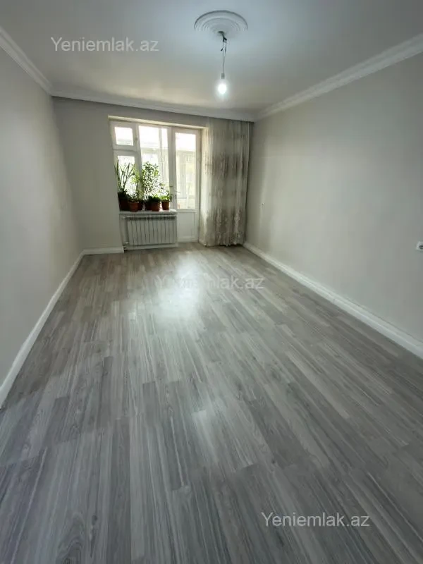 Satılır 3 otaqlı köhnə tikili 70 m²