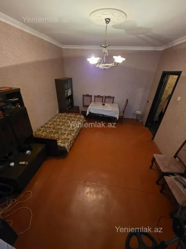 Satılır 1 otaqlı köhnə tikili 43 m²