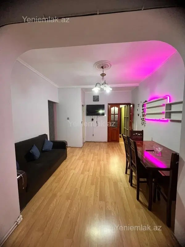 Satılır 2 otaqlı köhnə tikili 45 m²