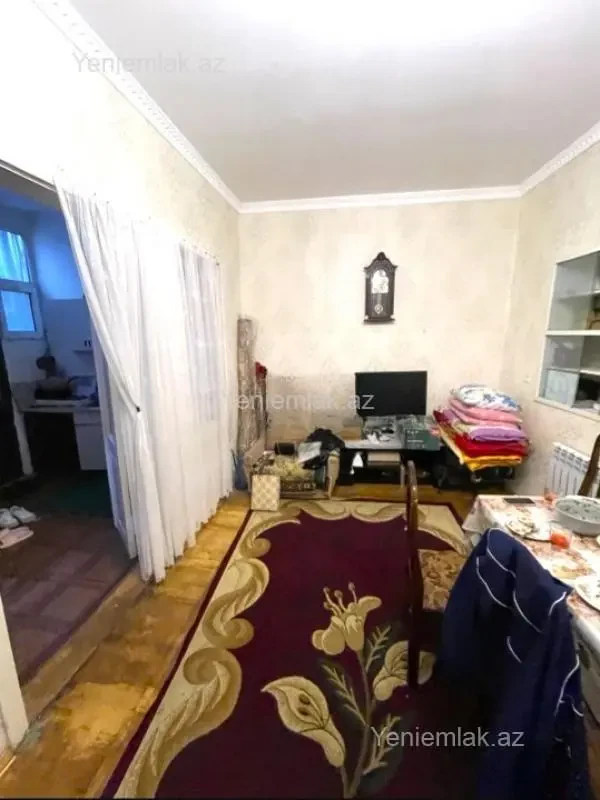 Satılır 2 otaqlı köhnə tikili 83 m²