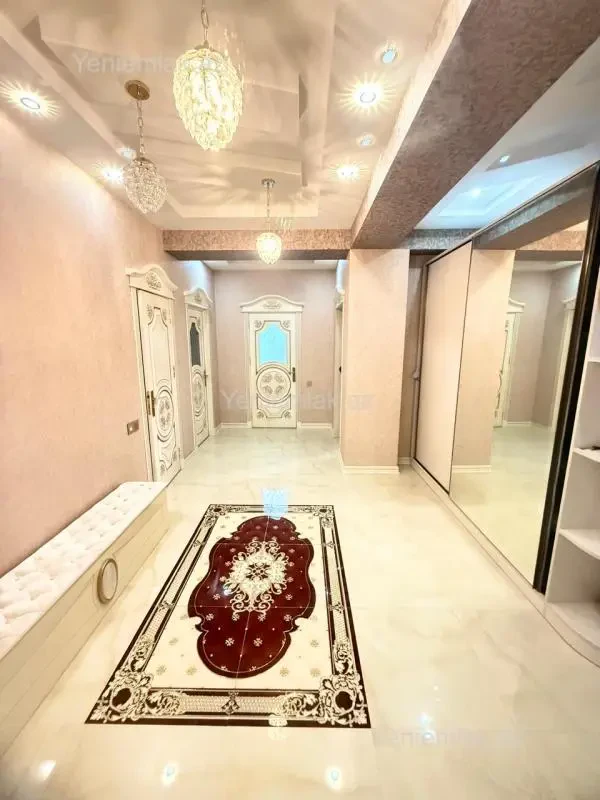 Satılır 3 otaqlı yeni tikili 125 m²